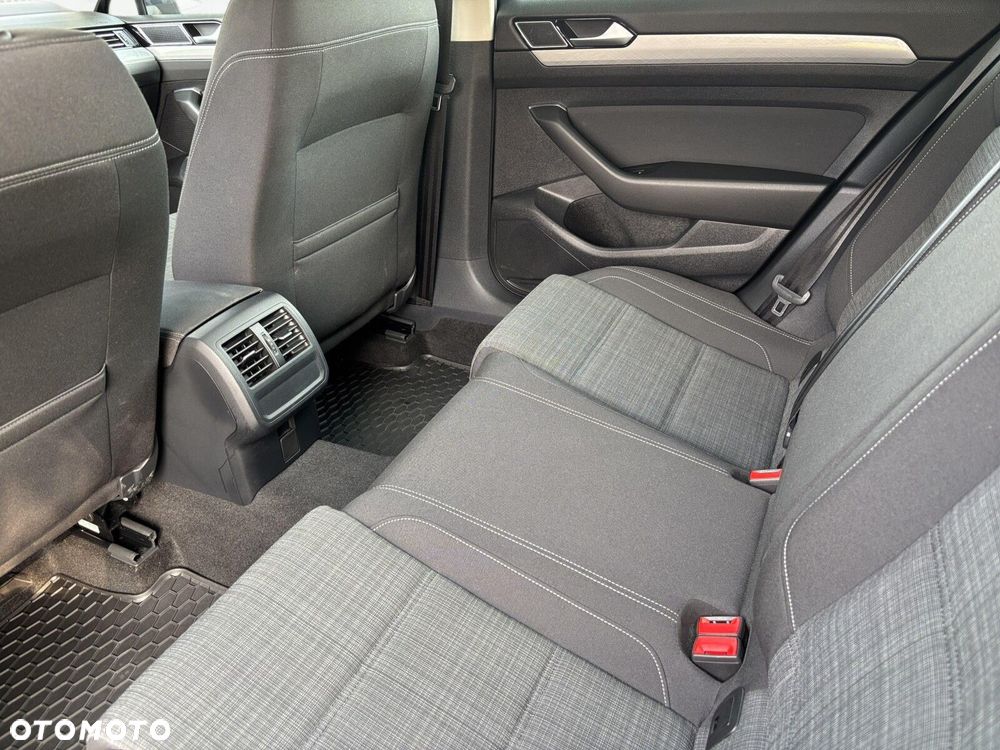 Volkswagen Passat Variant - 18