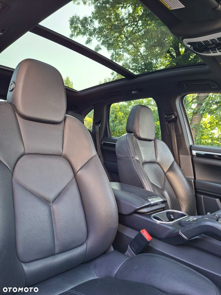 Porsche Cayenne - 6