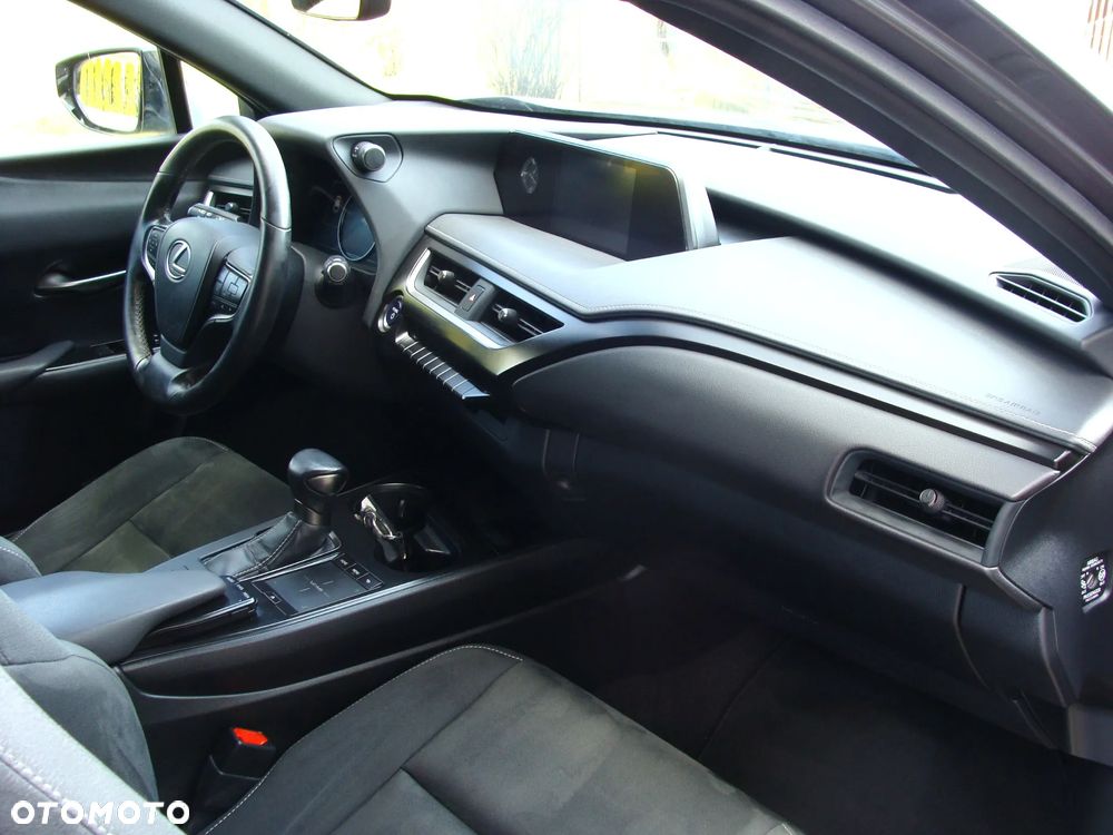 Lexus UX 250h (E-FOUR) Executive Line - 8