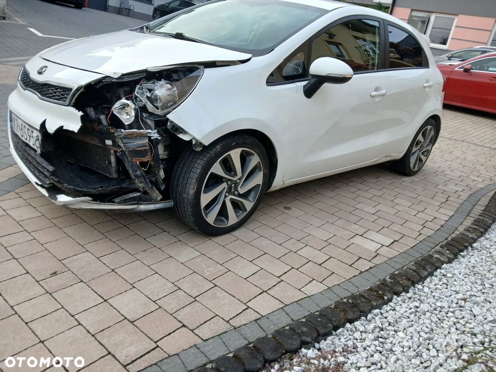 Kia Rio 1.4 L - 3