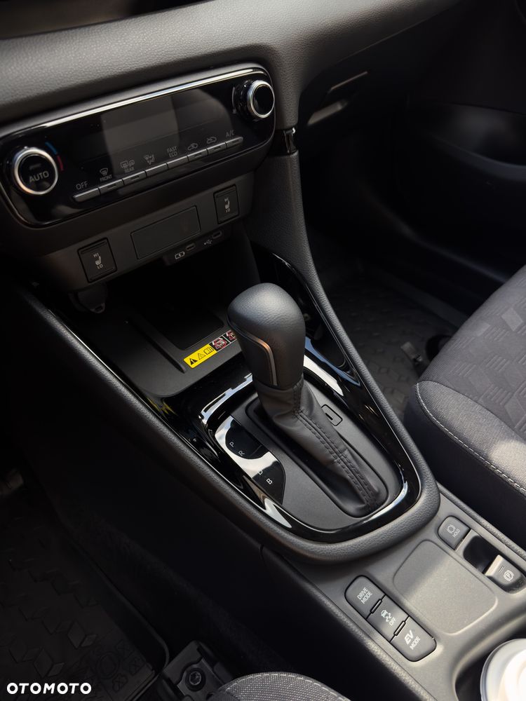 Toyota Yaris Hybrid 1.5 Style - 6