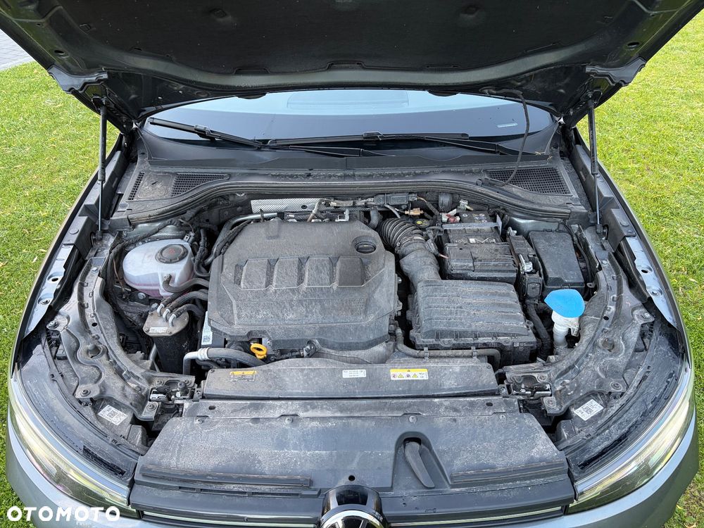 Volkswagen Passat - 32