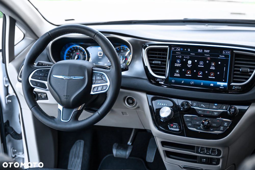 Chrysler Pacifica - 11