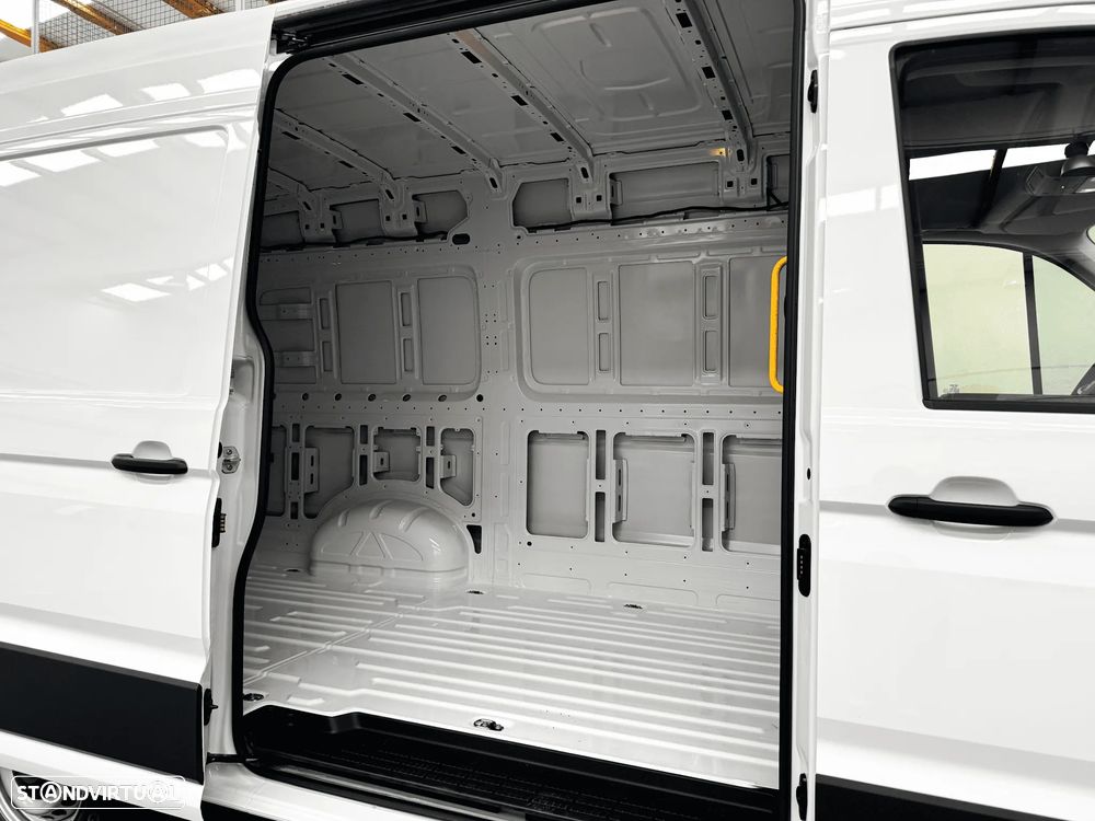 VW Crafter 35 2.0 TDI CD L3 Médio - 14