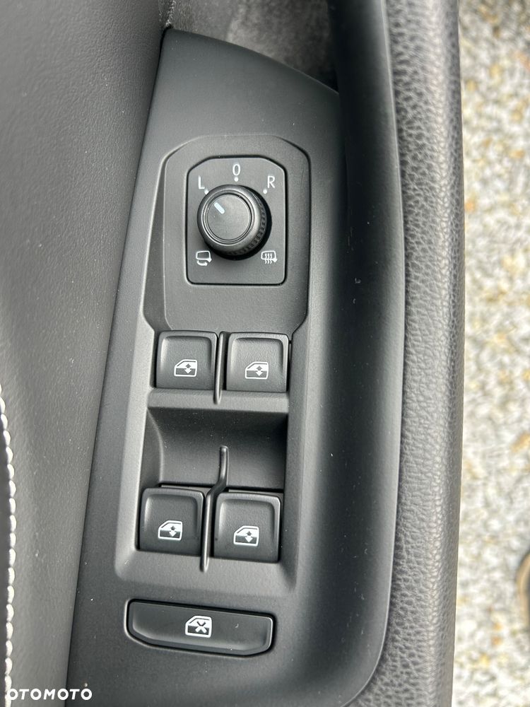 Volkswagen Passat Variant 2.0 TDI SCR DSG Business - 21