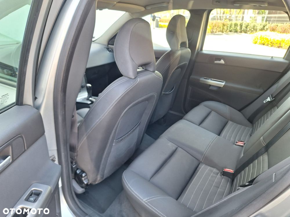 Volvo V50 2.0D Momentum - 27