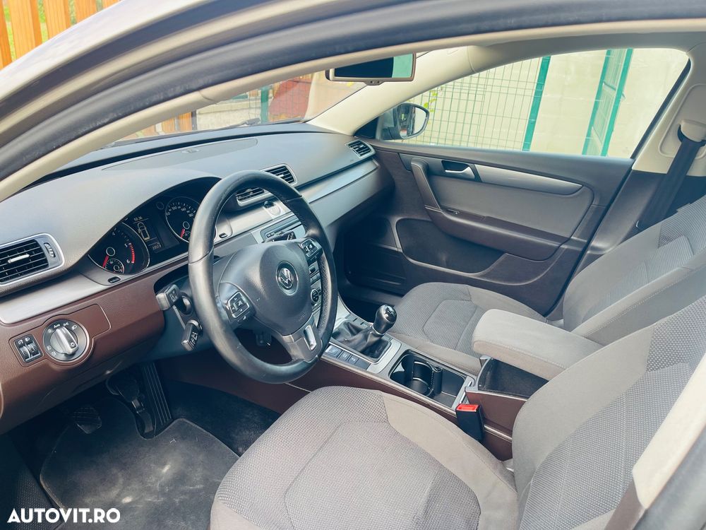 Volkswagen Passat - 13