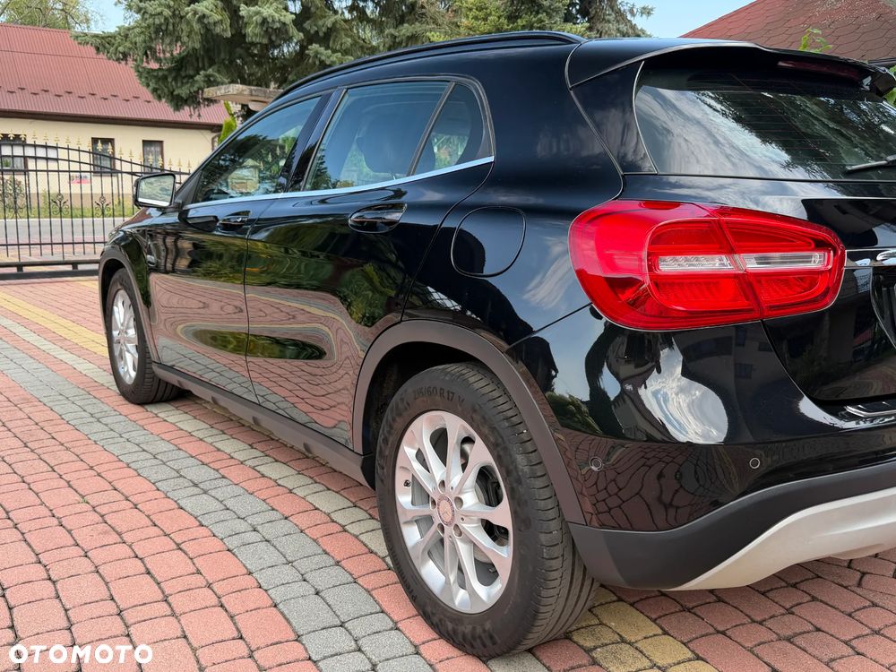 Mercedes-Benz GLA 200 Urban - 7
