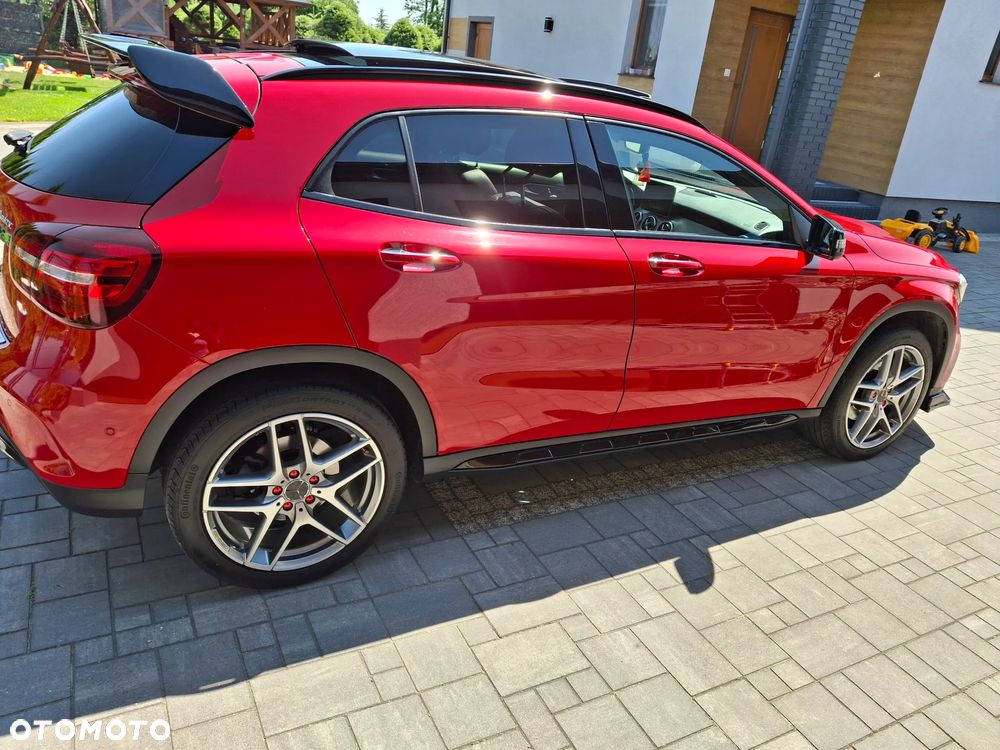 Mercedes-Benz GLA 250 4Matic 7G-DCT AMG Line - 17