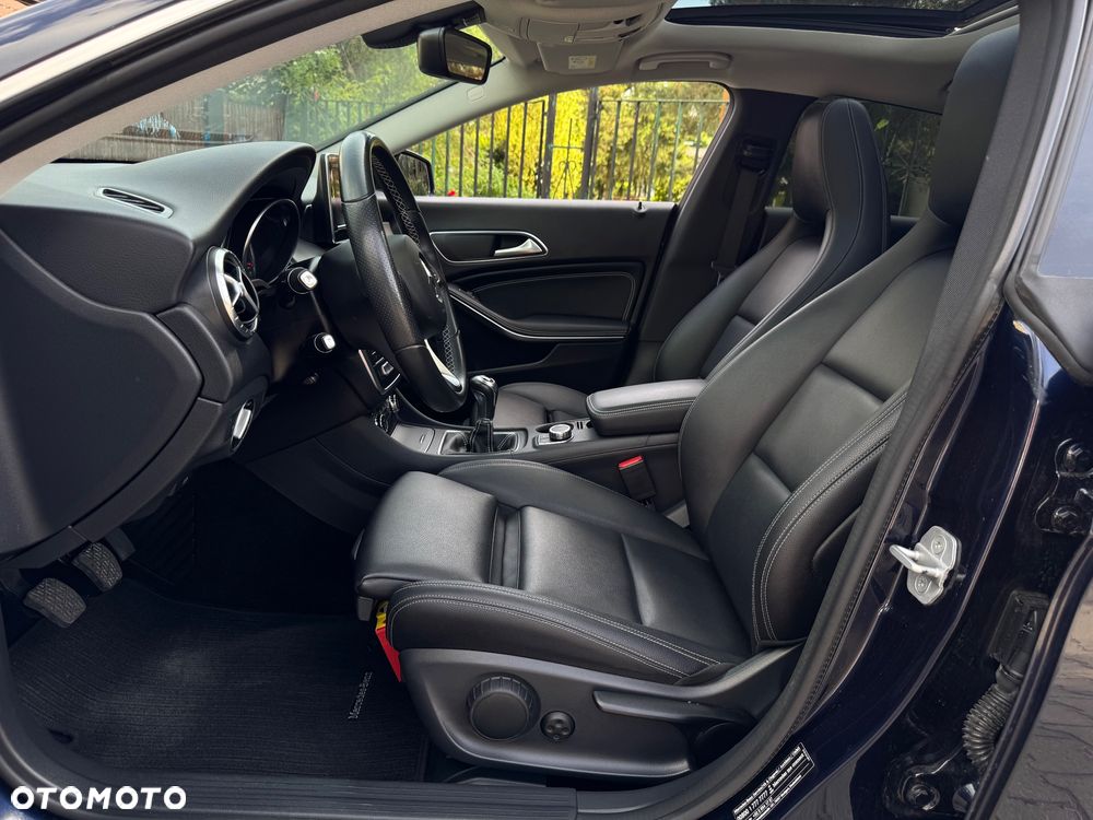 Mercedes-Benz CLA 180 d AMG Line - 5