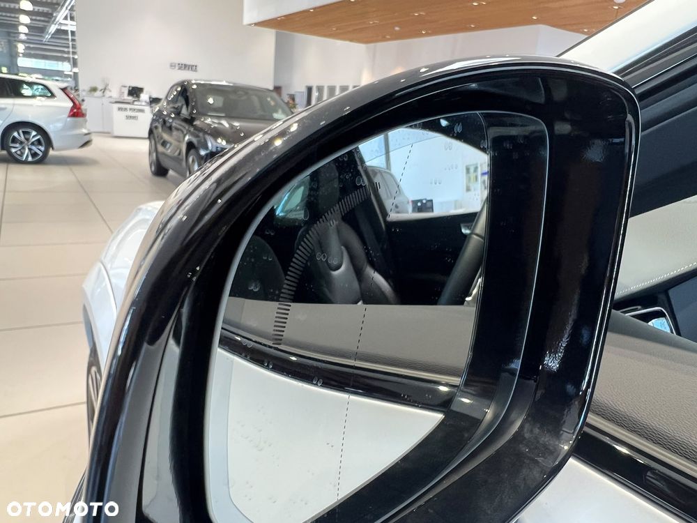 Volvo XC 60 T8 Plug-In Hybrid AWD Plus Black Edition - 40