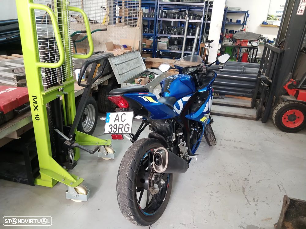 Suzuki GSX-R - 2
