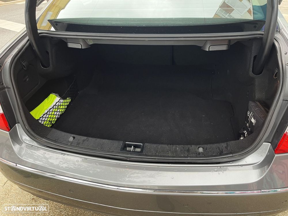 Mercedes-Benz E 250 CDi Avantgarde BlueEfficiency Auto - 17