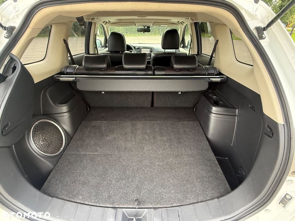 Mitsubishi Outlander 2.0 4WD Top - 26