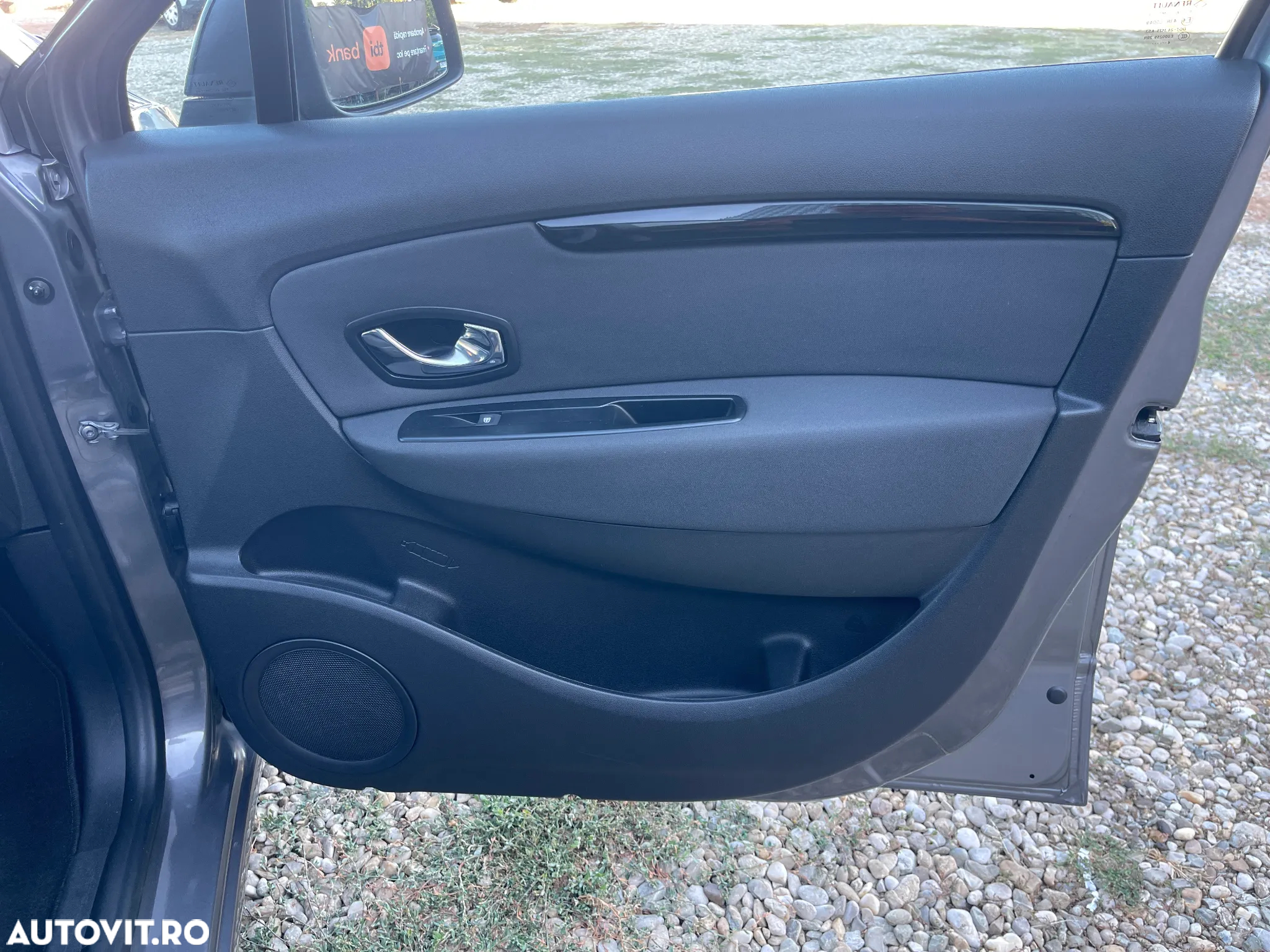 Renault Scenic dCi 110 EDC Paris - 12