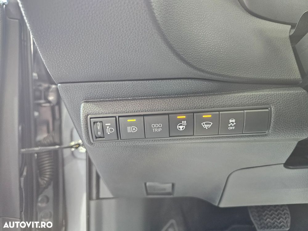 Toyota Corolla 1.8 HSD Business - 6
