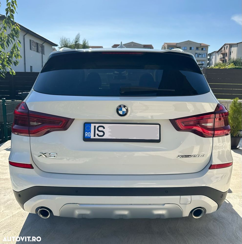 BMW X3 xDrive20d AT Luxury Line - 2
