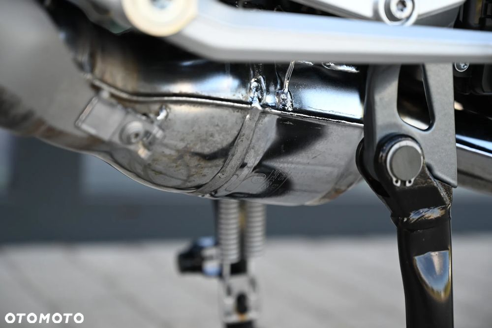 BMW R - 18