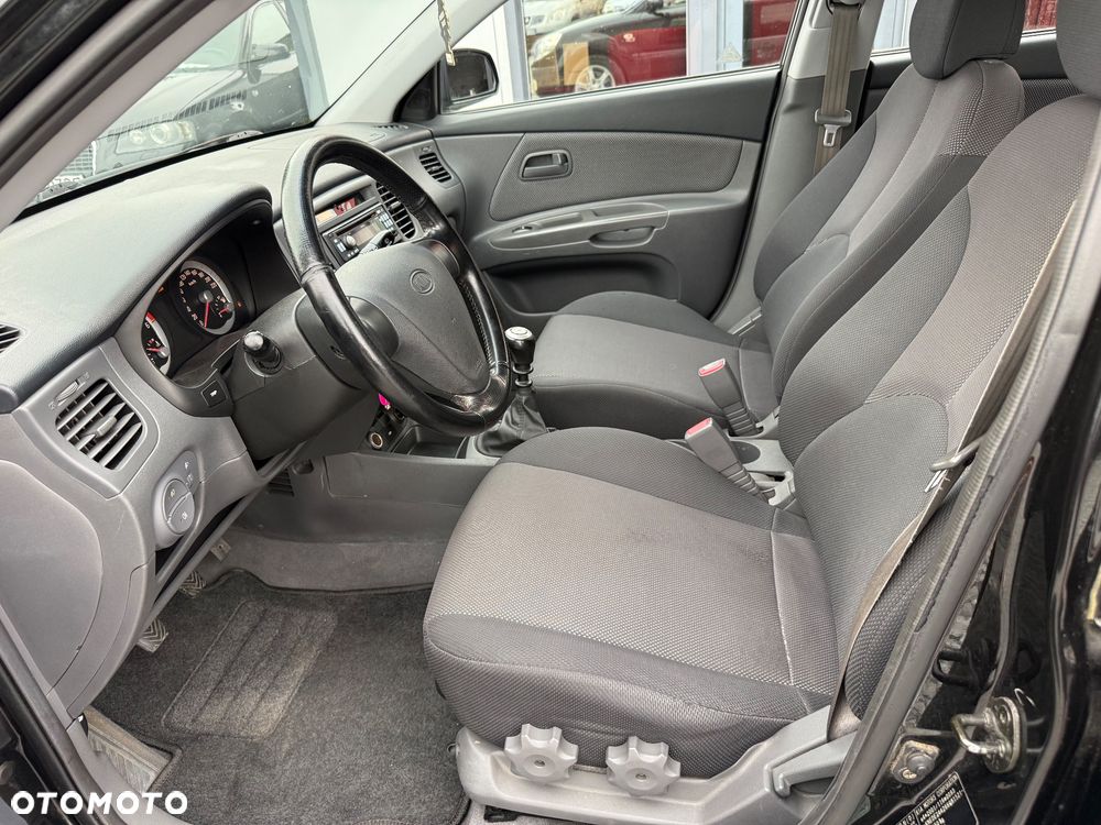 Kia Rio - 4