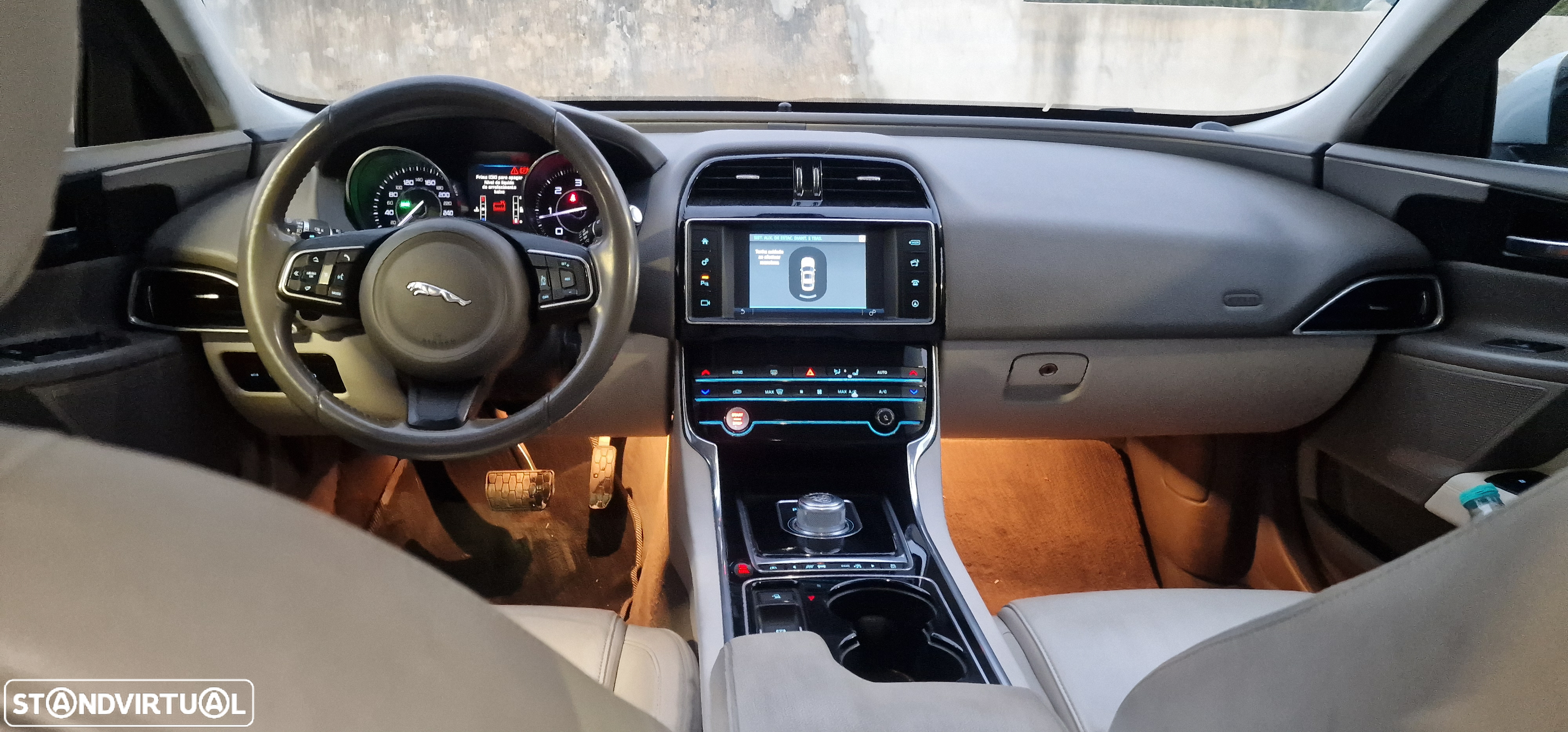 Jaguar XE 2.0 D Prestige Aut. - 10