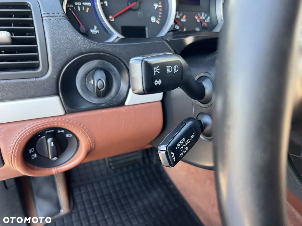 Porsche Cayenne - 17