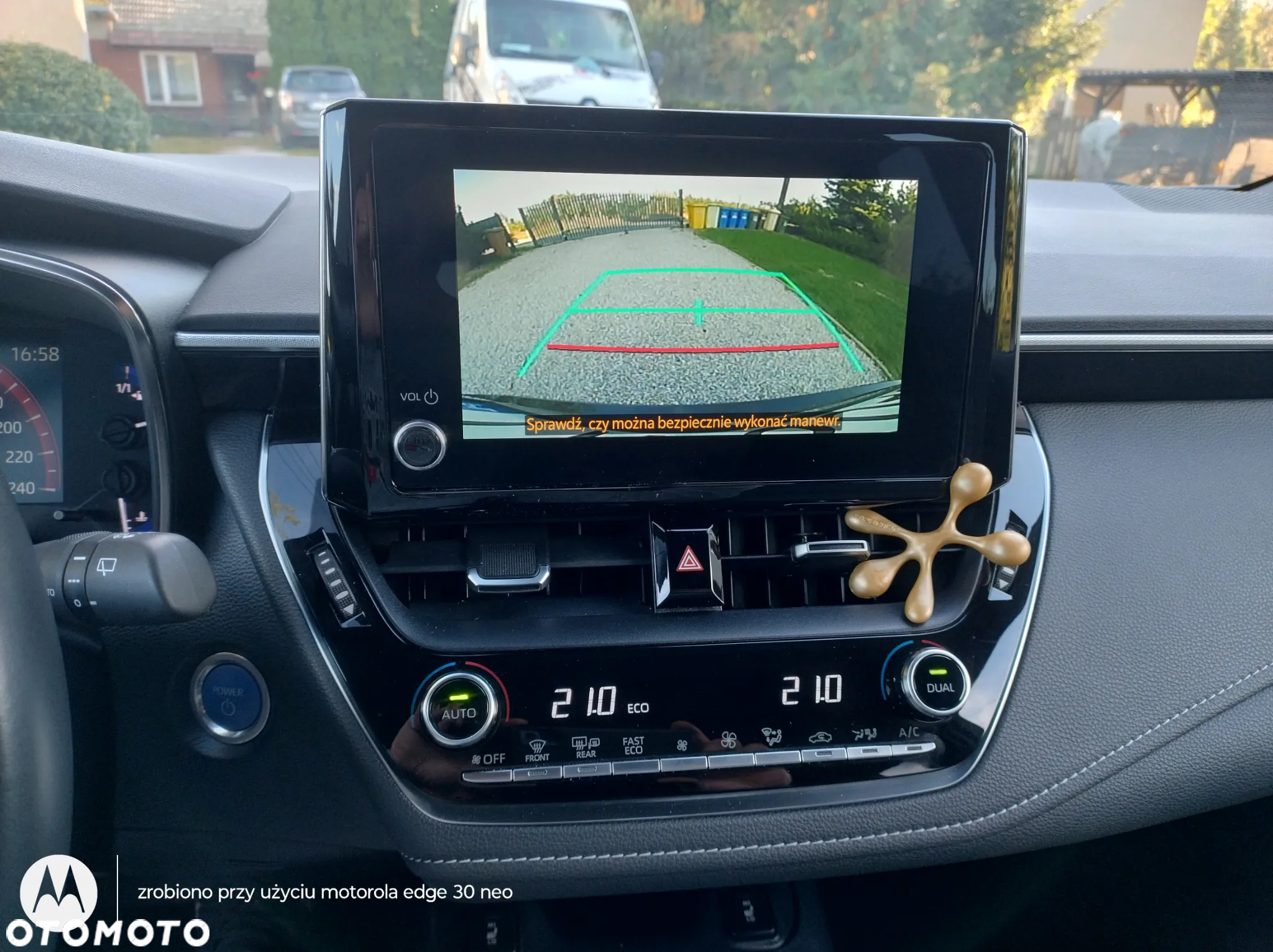 Toyota Corolla 2.0 Hybrid Style - 20