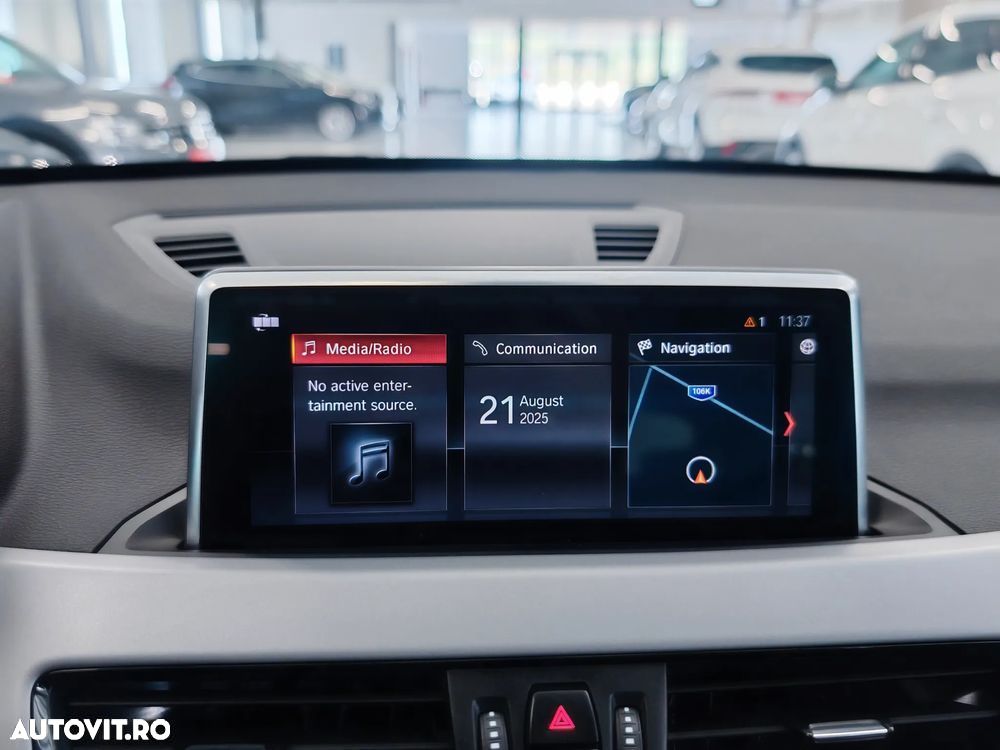 BMW X1 sDrive18i - 11