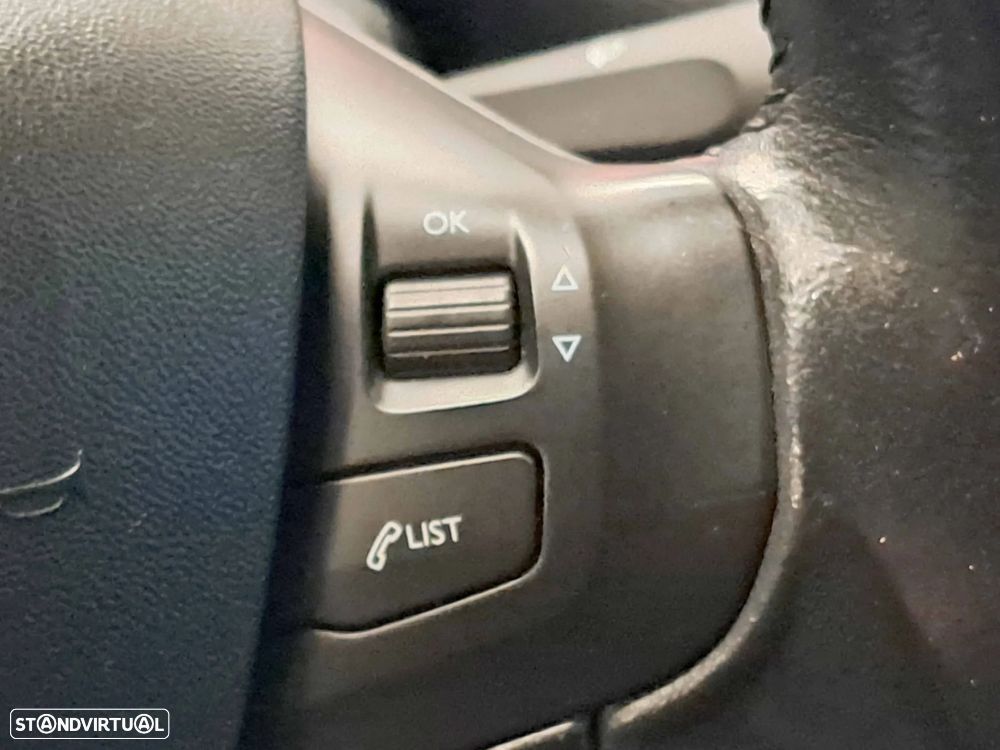 Peugeot 208 1.2 PureTech Style - 12