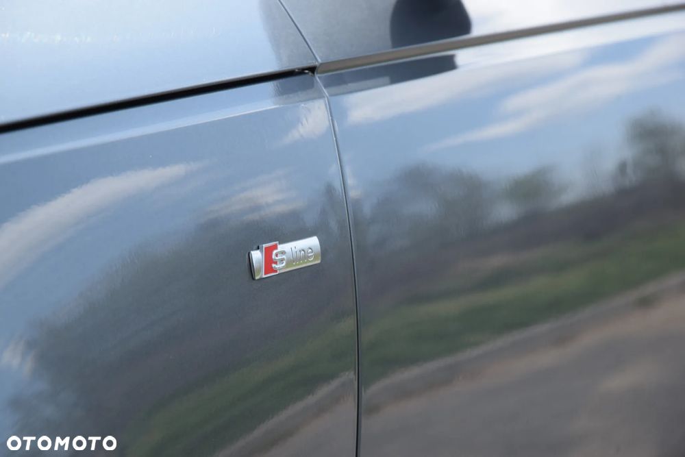 Audi A4 Limousine - 16