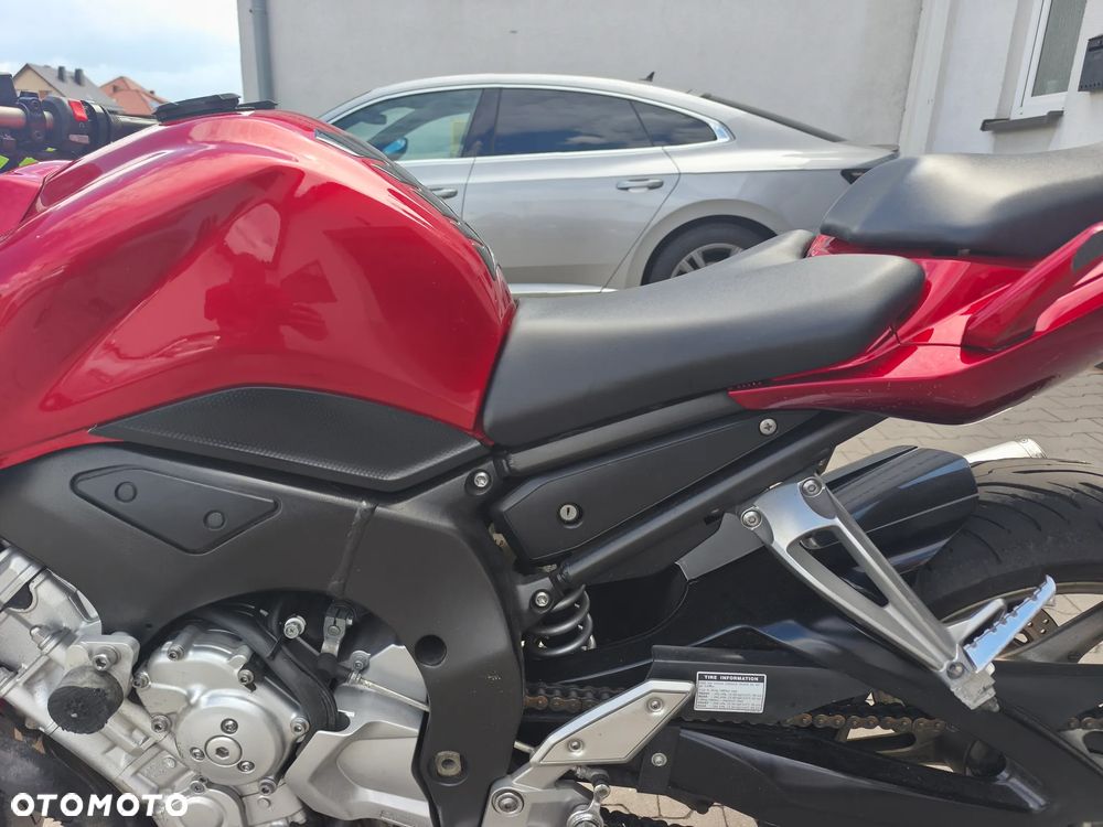 Yamaha FZ - 11