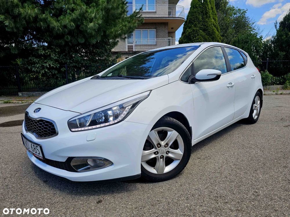 Kia Ceed 1.6 GDI ISG Platinum Edition - 2