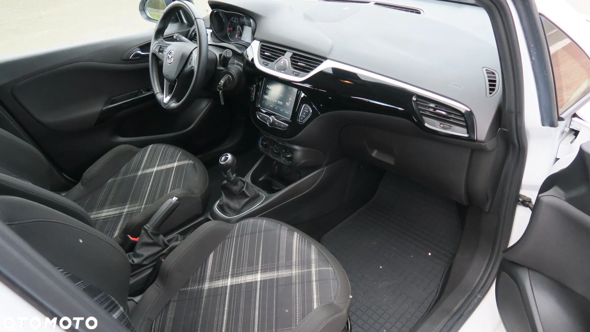 Opel Corsa 1.4 T Cosmo S&S - 10