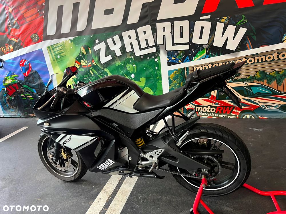 Yamaha YZF - 16