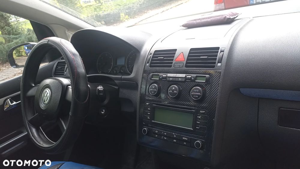 Volkswagen Touran 2.0 TDI Highline - 4