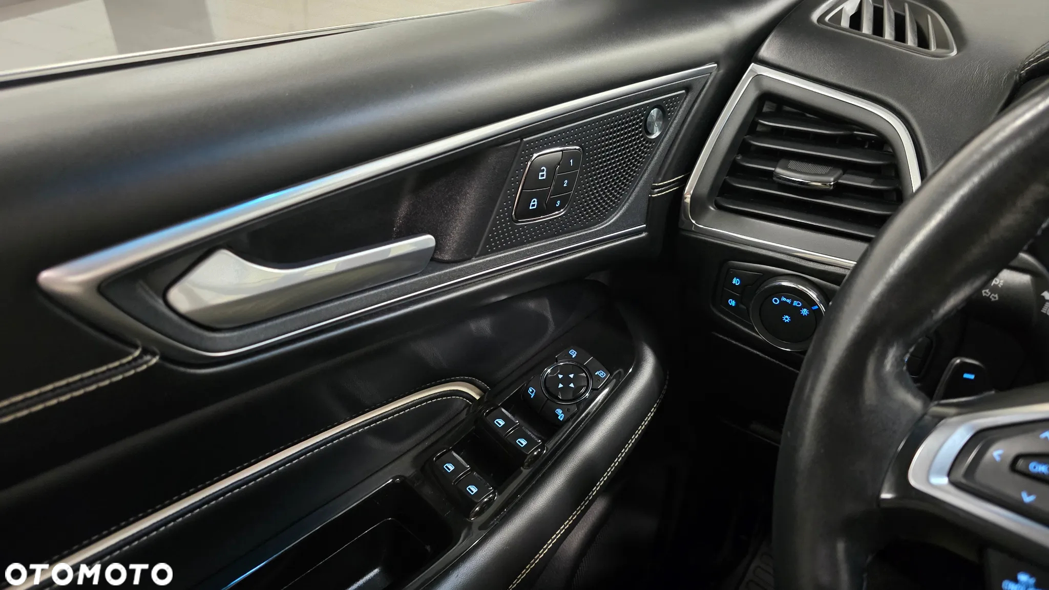 Ford Edge 2.0 EcoBlue Bi-Turbo 4x4 Vignale - 24