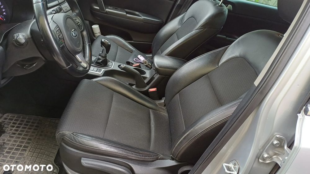Kia Sportage 1.7 CRDI XL 2WD - 8