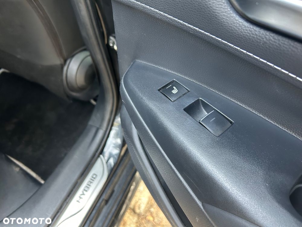 Toyota Corolla 2.0 Hybrid Executive - 22