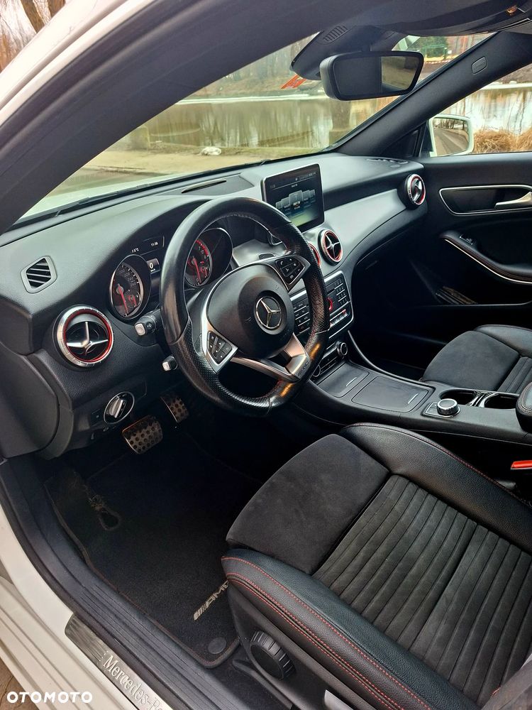 Mercedes-Benz CLA 180 7G-DCT AMG Line - 7
