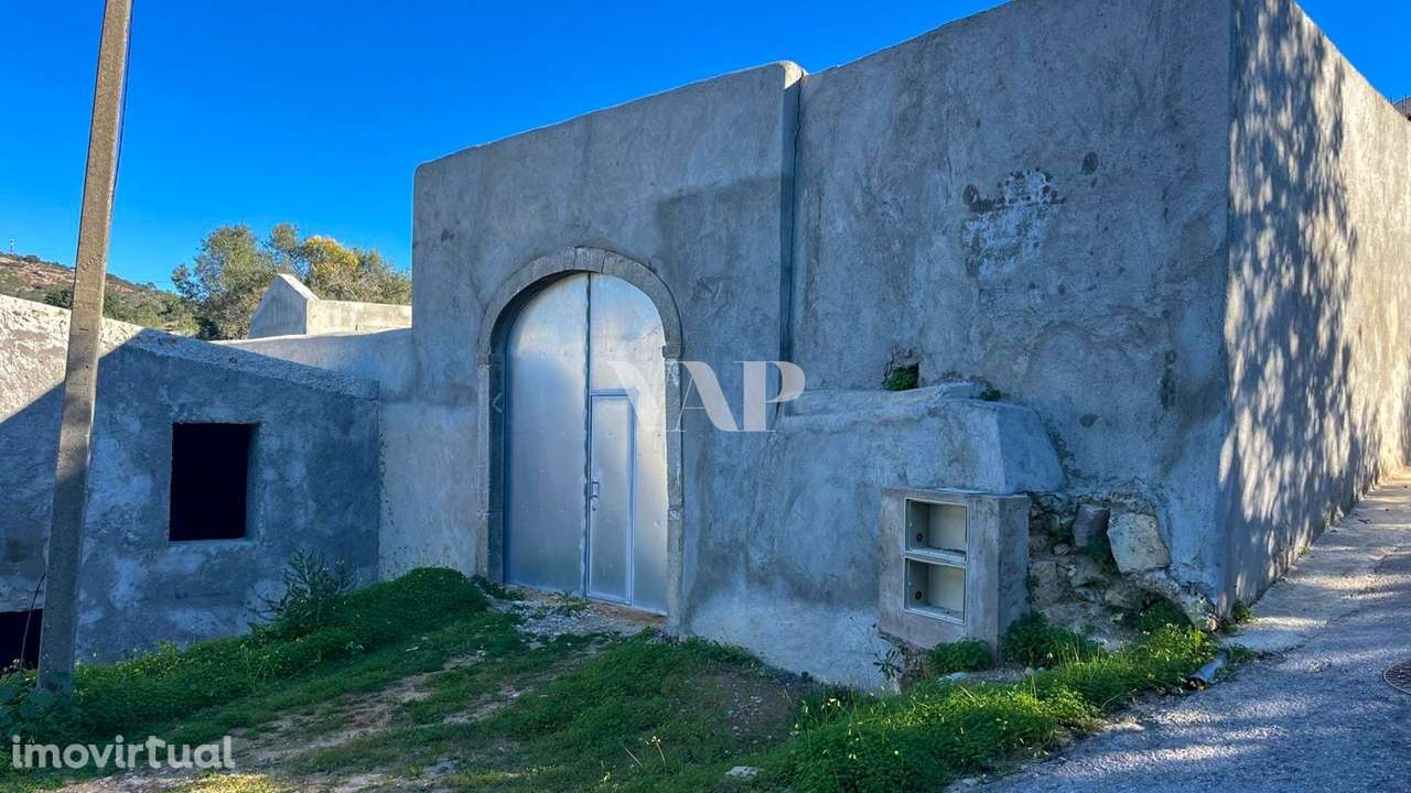 Fase final de construção: 3 Casas num Terreno de 6560m² em Santa Bárba - Grande imagem: 2/37