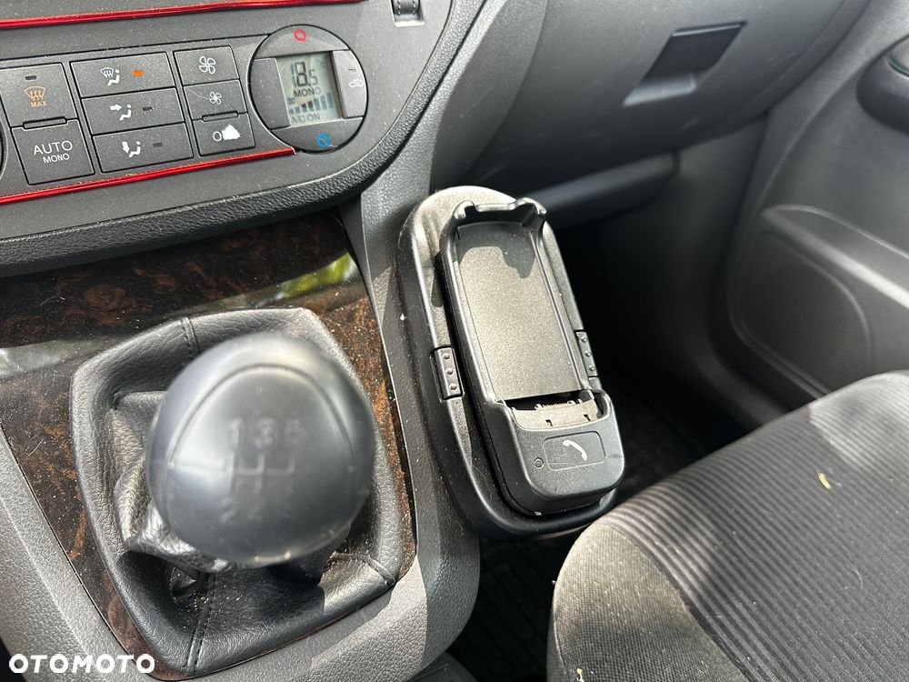 Ford Focus C-Max 1.6 TDCi DPF Ghia - 29