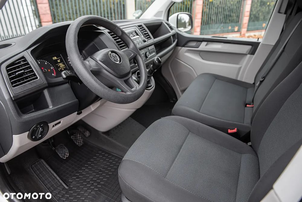 Volkswagen Transporter - 11