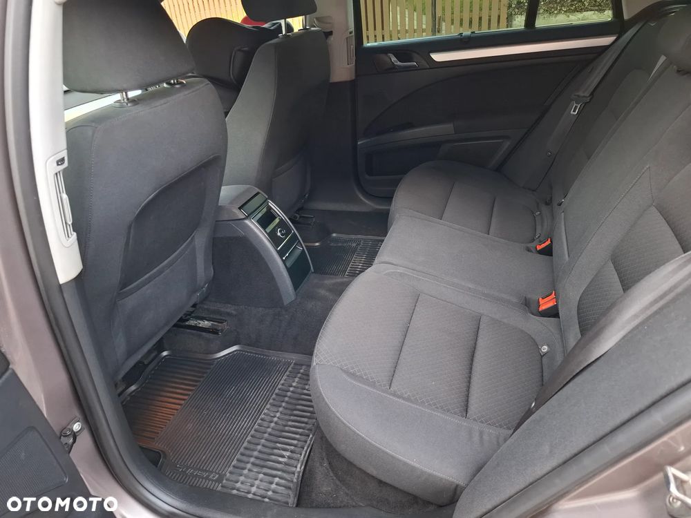 Skoda Superb 2.0 TDI 4x4 Elegance DSG - 2