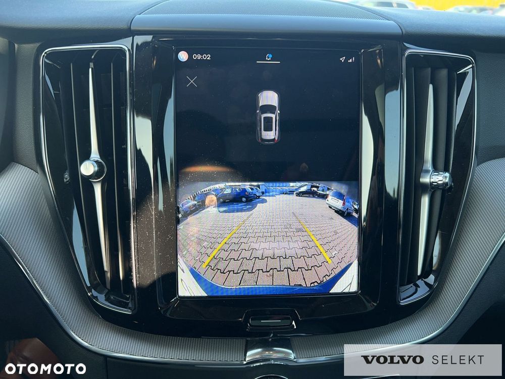 Volvo XC 60 T6 Plug-In Hybrid AWD Plus Dark - 20