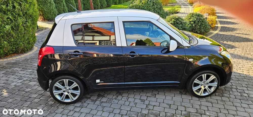 Suzuki Swift 1.3 Black and White - 26