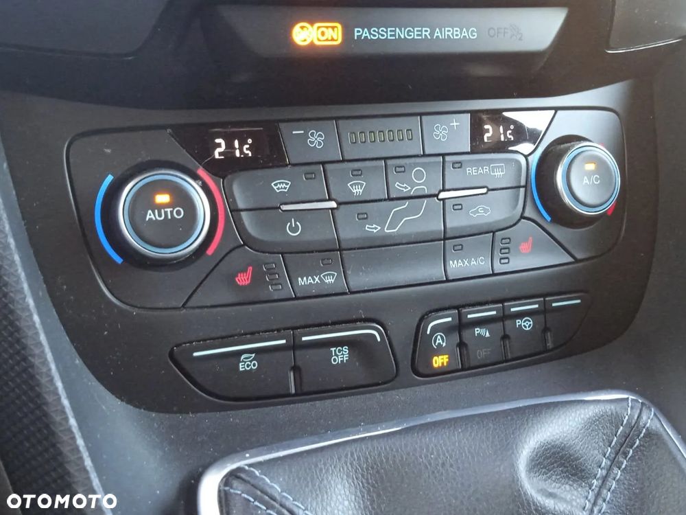 Ford Tourneo Connect Grand - 24