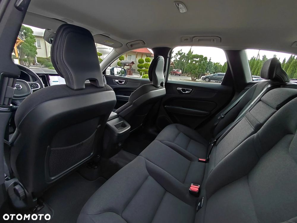 Volvo XC 60 B4 D AWD Geartronic Momentum - 22