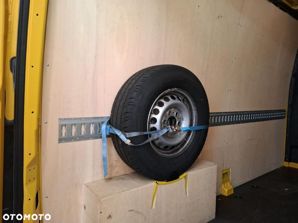 Mercedes-Benz Sprinter - 31