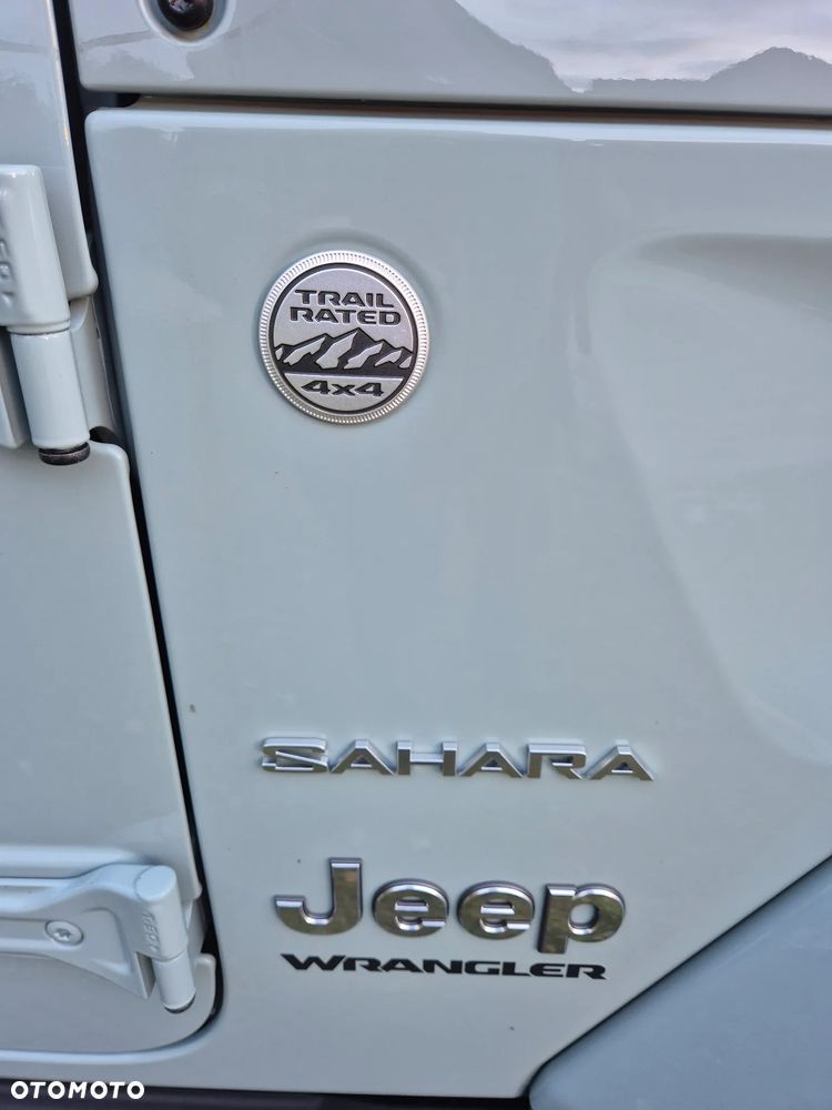 Jeep Wrangler - 4