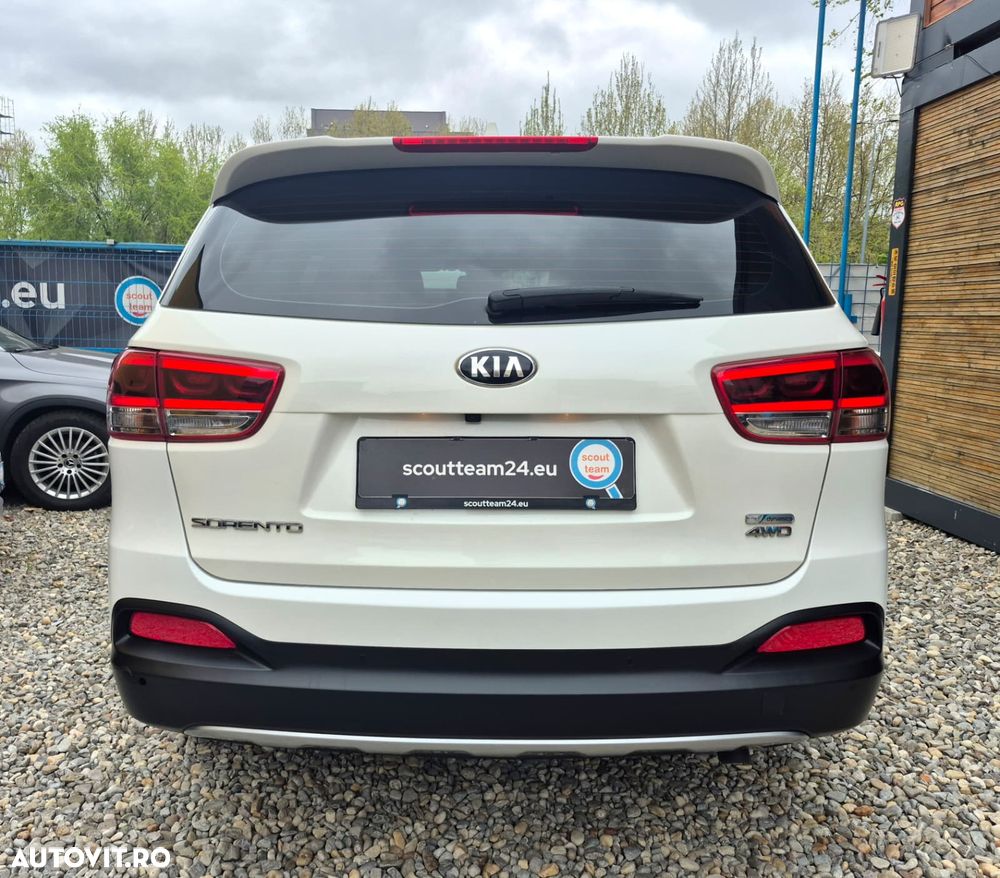 Kia Sorento 2.0 DSL 6AT 4x4 Cosmo - 9