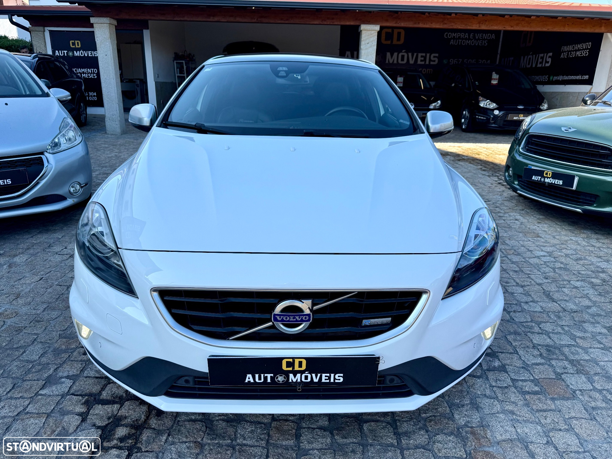 Volvo V40 1.6 D2 R-Design - 24